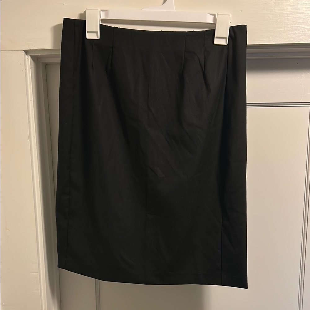 New York & Company Black Women's Skirt - Size 6, NWT
